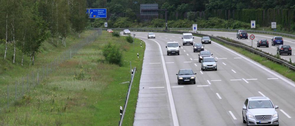 Die A 115 auf Höhe des Europarcs in Kleinmachnow.