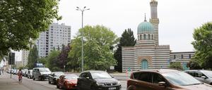 Stau aufgrund von Straßenbauarbeiten in der Zeppelinstraße / Breite Straße. 