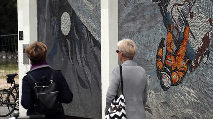 "Der Mensch bezwingt den Kosmos" am Rechenzentrum. 
