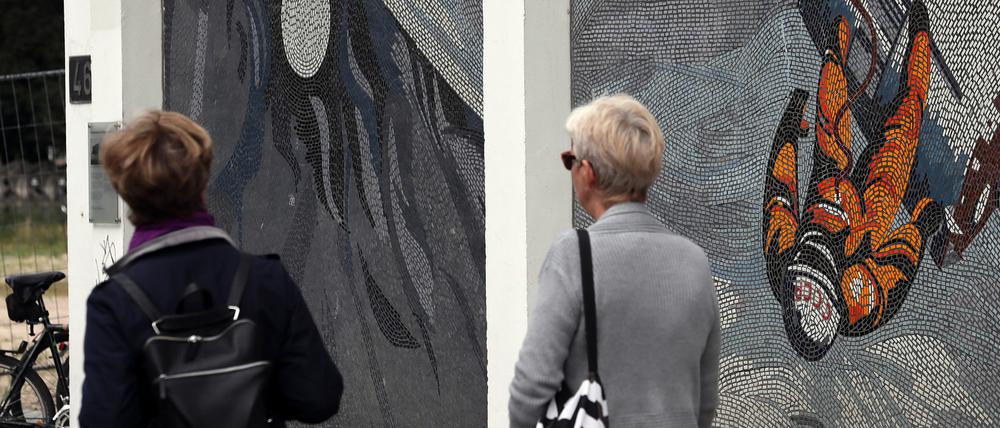"Der Mensch bezwingt den Kosmos" am Rechenzentrum.