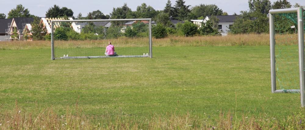 Zwischen Am Golfplatz und Orville-Wright-Straße kann man schon jetzt kicken - aber nicht wettkampftauglich.