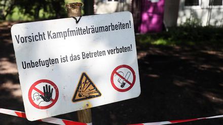 Bei dem gefundenen Blindgänger handelt es sich um eine 250 Kilogramm schwere Fliegerbombe US-amerikanischer Bauart aus dem Zweiten Weltkrieg, teilte die Stadt Potsdam mit.