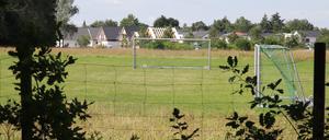 Am Westrand: Ein Fußballplatz zwischen Am Golfplatz und Orville-Wright-Straße.
