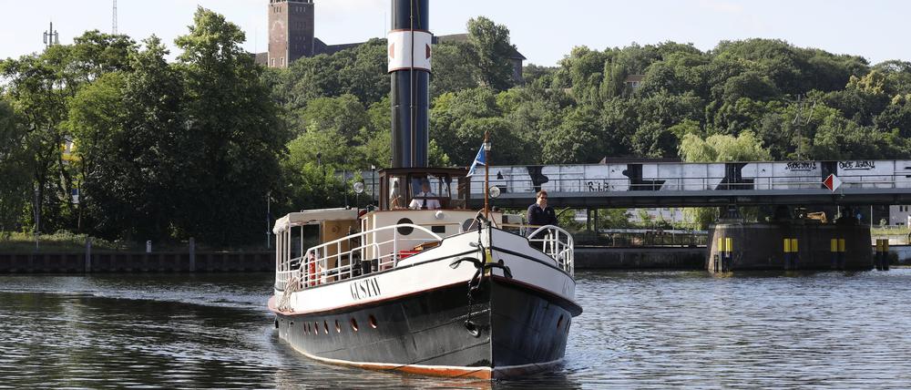 Auf dieses Bild werden Potsdamer und Touristen ab sofort verzichten müssen: "Gustav" bleibt vorerst im Dock.