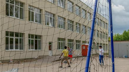 Im Stahnsdorfer Wohnheim wurde bei bisher sechs Menschen einer Familie das Coronavirus nachgewiesen.