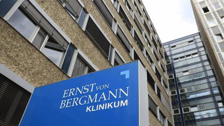 Mitte August sollen alle Fachbereiche im Klinikum wieder ans Netz gehen. 