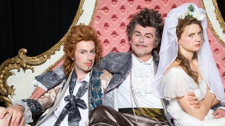 Umgeplanter Figaro. Als die Promo-Bilder für das Stück des Neuen Globe Theater Potsdam entstanden, musste noch nicht auf Abstand geachtet werden. 