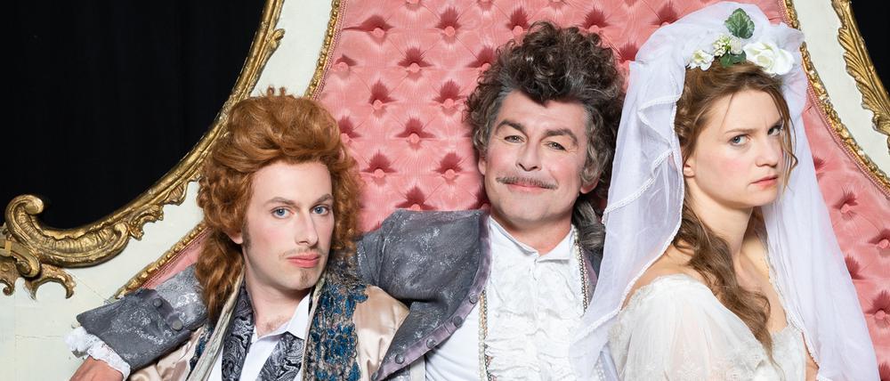 Umgeplanter Figaro. Als die Promo-Bilder für das Stück des Neuen Globe Theater Potsdam entstanden, musste noch nicht auf Abstand geachtet werden. 