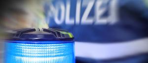 Bei einem Unfall auf der A10 wurden drei Personen verletzt.