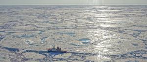 Die "Polarstern" im Eis.