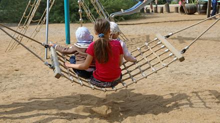 Spielplätze in Potsdam  - auf vielen Spielplätzen fehlen schattige Bereiche.