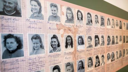 Die Ausstellung "Im Gefolge der SS" in der Gedenkstätte Ravensbrück handelt von Aufseherinnen des Frauen-Konzentrationslagers.
