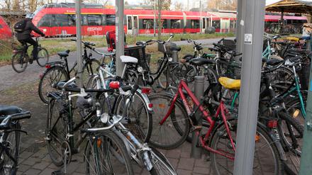 An vielen Bahnhöfen gibt es zu wenig Stellplätze - und der Bedarf steigt.