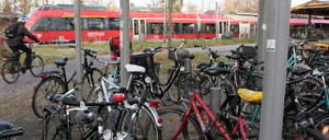 An vielen Bahnhöfen gibt es zu wenig Stellplätze - und der Bedarf steigt.