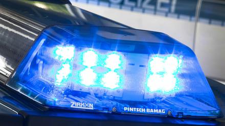 Ein Unbekannter hat sich in der Nacht zum Sonntag an den beiden Tieren in einem Stall in Teltow vergangen. (Symbolbild).