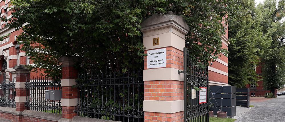 74 Kontaktpersonen des Erziehers müssen getestet werden.