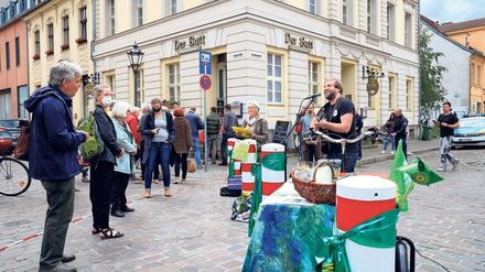 Die Grünen hatten die Poller in der Gutenbergstraße mit einer Aktion gefeiert.