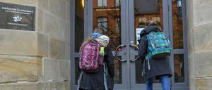 Das Karl-Liebknecht-Gymnasium in Frankfurt (Oder) bleibt vorerst geschlossen (Archivbild). 