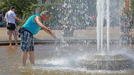 Der Brunnen am Luisenplatz - Baden ist hier wohl bald nicht mehr erlaubt.