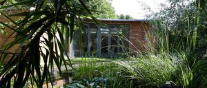 Refugium: Melanie Haape hat die Remise, in der die Schlossgalerie Haape untergebracht ist, 2001 neu aufgebaut.