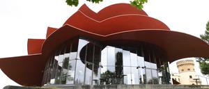 Das Ensemble des Hans Otto Theaters Potsdam zeigt sich solidarisch mit den Demonstrierenden in Belarus.