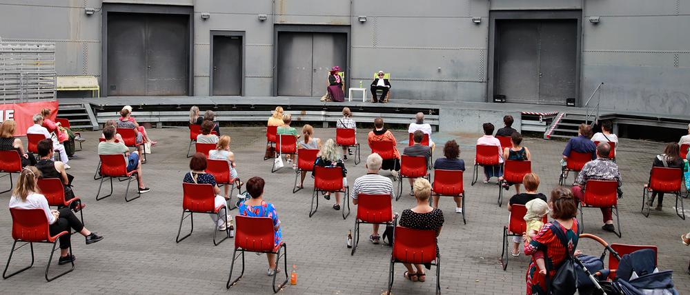 Theater im Gasometer an der Schiffbauergasse.