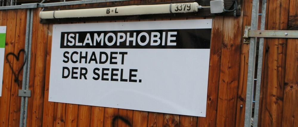Ein aktueller Blick auf den Bauzaun der Garnisonkirche