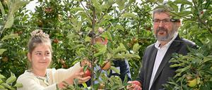 Apfelprinzessin Amanda Börnicke, Apfelprinzessin und Landwirtschaftsminister  Axel Vogel (Bündnis 90/Die Grünen).