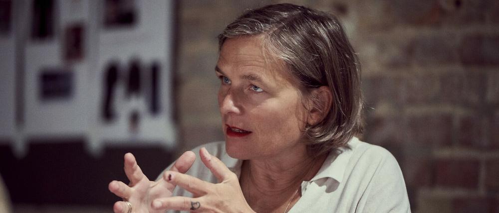 Die Regisseurin Bettina Jahnke ist seit 2018 Intendantin des Hans Otto Theaters. Am 11.9. hat ihre Inszenierung "Vögel" Premiere.