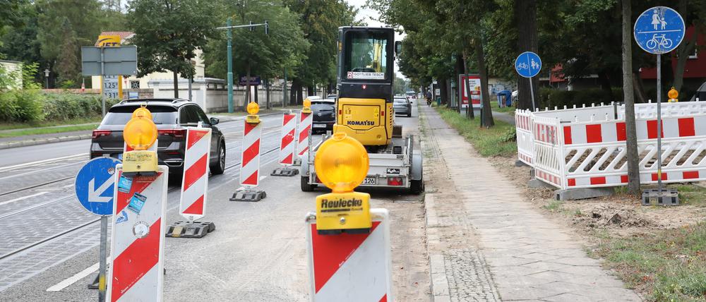 Der Gehweg an der Zeppelinstraße.
