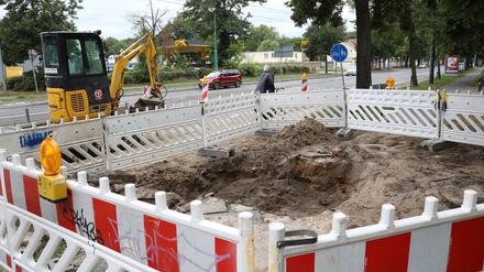 Arbeiten nach dem Wasserrohrbruch in der Zeppelinstraße.