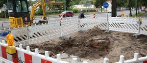 Arbeiten nach dem Wasserrohrbruch in der Zeppelinstraße.