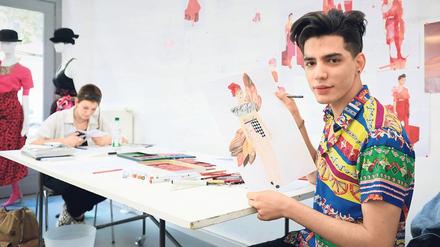 Massiullah Mollahzad beim Workshop bei „About: Fashion“ in Berlin.