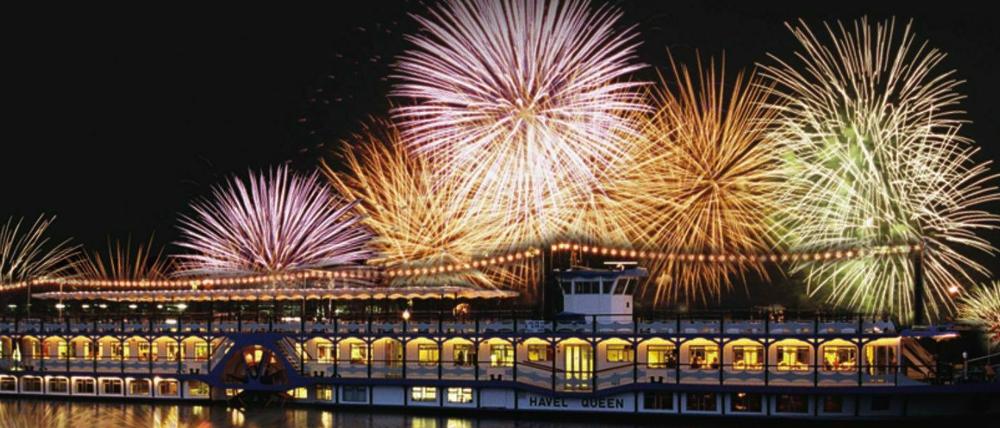 Berlin Schiffsbilder zu Wannsee in Flammen von 2017.