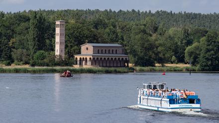 Blick auf die Sacrower Heilandskirche.