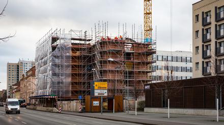 Der Turm der Garnisonkirche wird aktuell wiedererrichtet. Der Bau begann  Ende 2017.