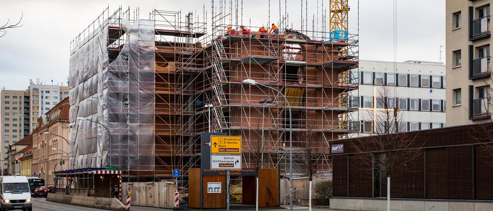 Der Turm der Garnisonkirche wird aktuell wiedererrichtet. Der Bau begann Ende 2017.