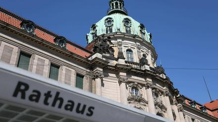 Das Potsdamer Stadthaus kämpft im Inneren gegen hohe Krankenstände und Personalmangel.