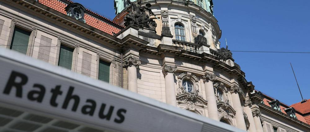 Das Potsdamer Stadthaus kämpft im Inneren gegen hohe Krankenstände und Personalmangel.