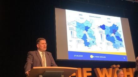 Peter Vida bei der Versammlung in Neuruppin