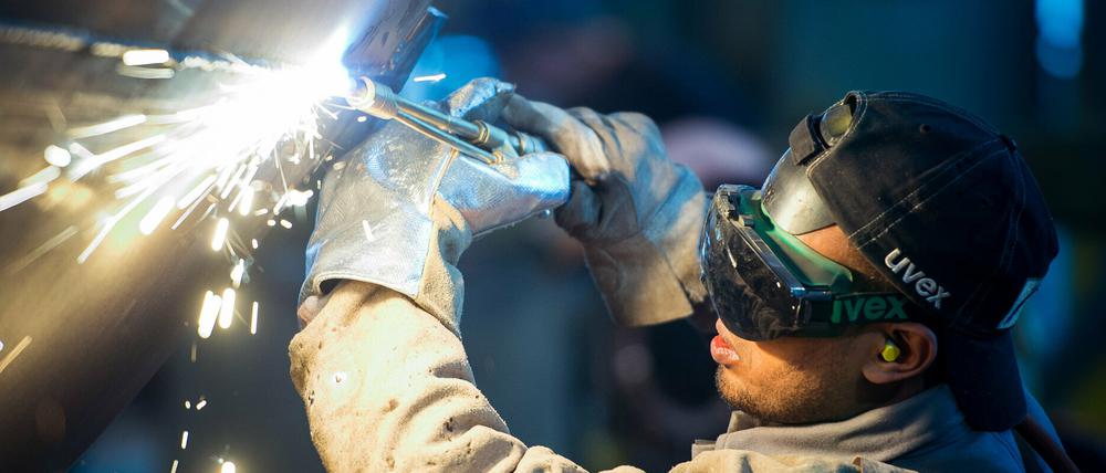 Allein mit Ausbildung oder auch Rückkehrern, die in den 90er Jahren mangels Jobs und Leerstellen in den Westen abgewandert waren und nun wieder kommen, das Fachkräftedefizit nicht geschlossen werden.