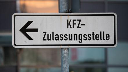 Die Zulassungsbehörde in Werder (Havel) hat derzeit zu wenig Mitarbeiter (Symbolbild).
