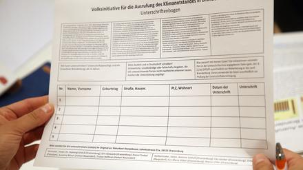 Volksinitiativen wie die für eine Ausrufung des Klimanotstandes haben wegen Corona Probleme bei der Unterschriftensammlung. 