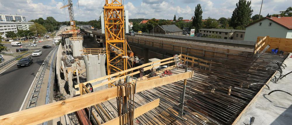 Baumaßnahmen an der Hochstraßenbrücke erfordern wieder einmal Verkehrseinschränkungen.
