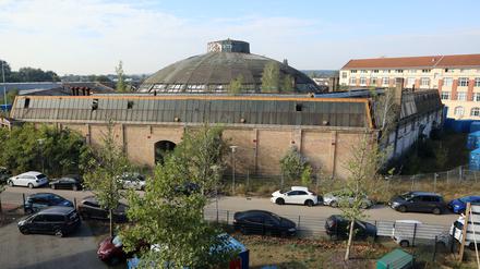 Ehemaliger Lokschuppen im Gewerbegebiet "Gewerbe im Park" in Babelsberg.