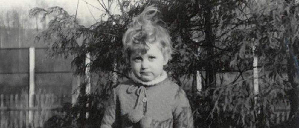 Direkt hinter dem Garten des ehemalige Familienhaus von Grit Beel befand sich, wie hier 1969 zu sehen, der Grenzzaun. 