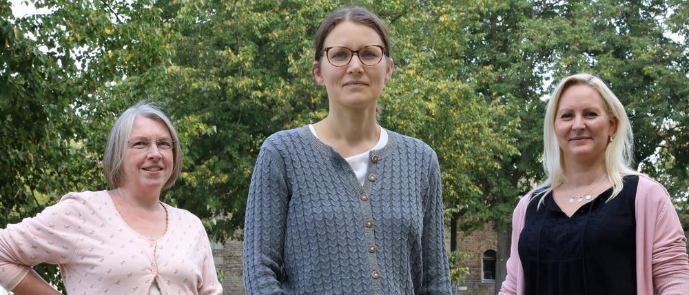 Ingeborg Naundorf, Katrin Lotz-Holz und Katja Stolz von der Selbsthilfegruppe "Busenfreundinnen". 