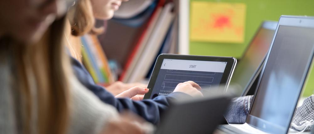 Rund 50 Potsdamer Schulen sollen im Zuge der bundesweiten Digitalisierungsoffensive in den kommenden Monaten und Jahren mit weiteren Rechnern ausgestattet werden.