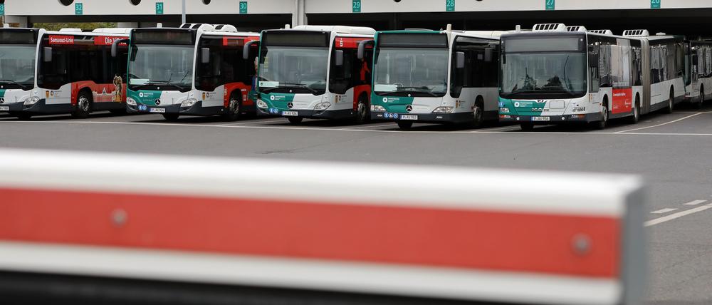 Am Freitag werden in Potsdam bis zum Mittag nur wenige Busse fahren. Der Straßenbahnverkehr kommt komplett zum Erliegen.