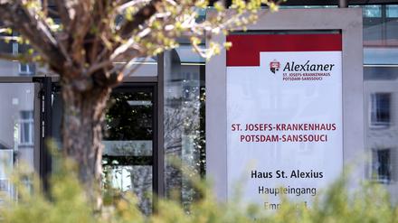 Im Alexianer St. Josefs-Krankenhaus in Potsdam gelten wieder strengere Besucherregeln. 